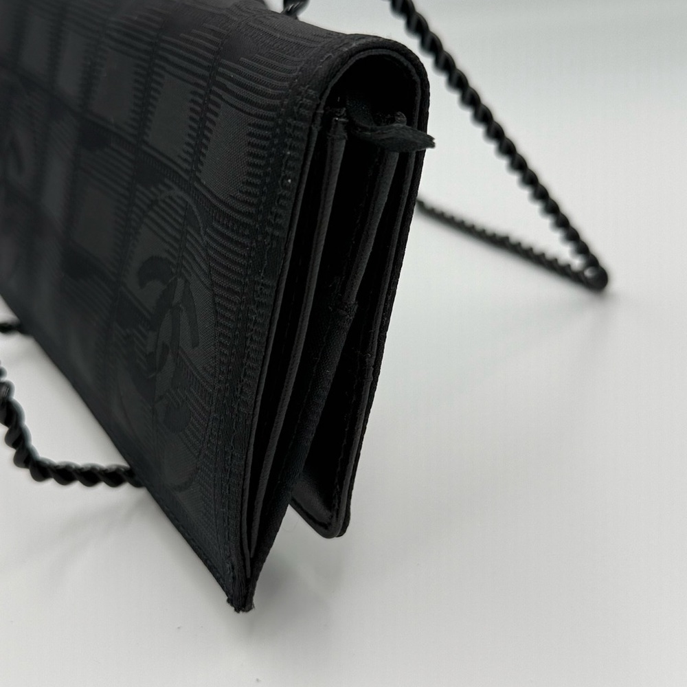 CHANEL Travel Line Continental Bifold Wallet in Black Nylon Jacquard - Picture 5 of 10